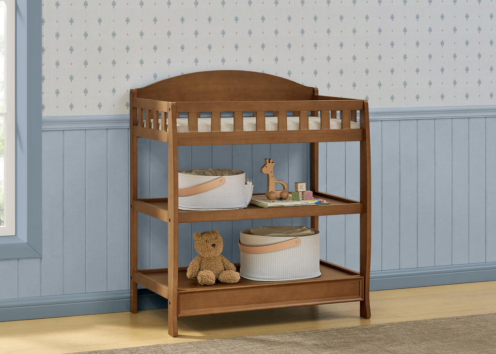 Infant Changing Table with Pad D847035